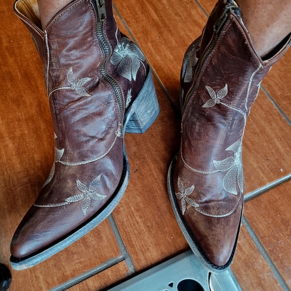 Meet Your Posh Ambassador, Dianeπ§πΎββοΈπ΄πΎ - Picture 8 of 16